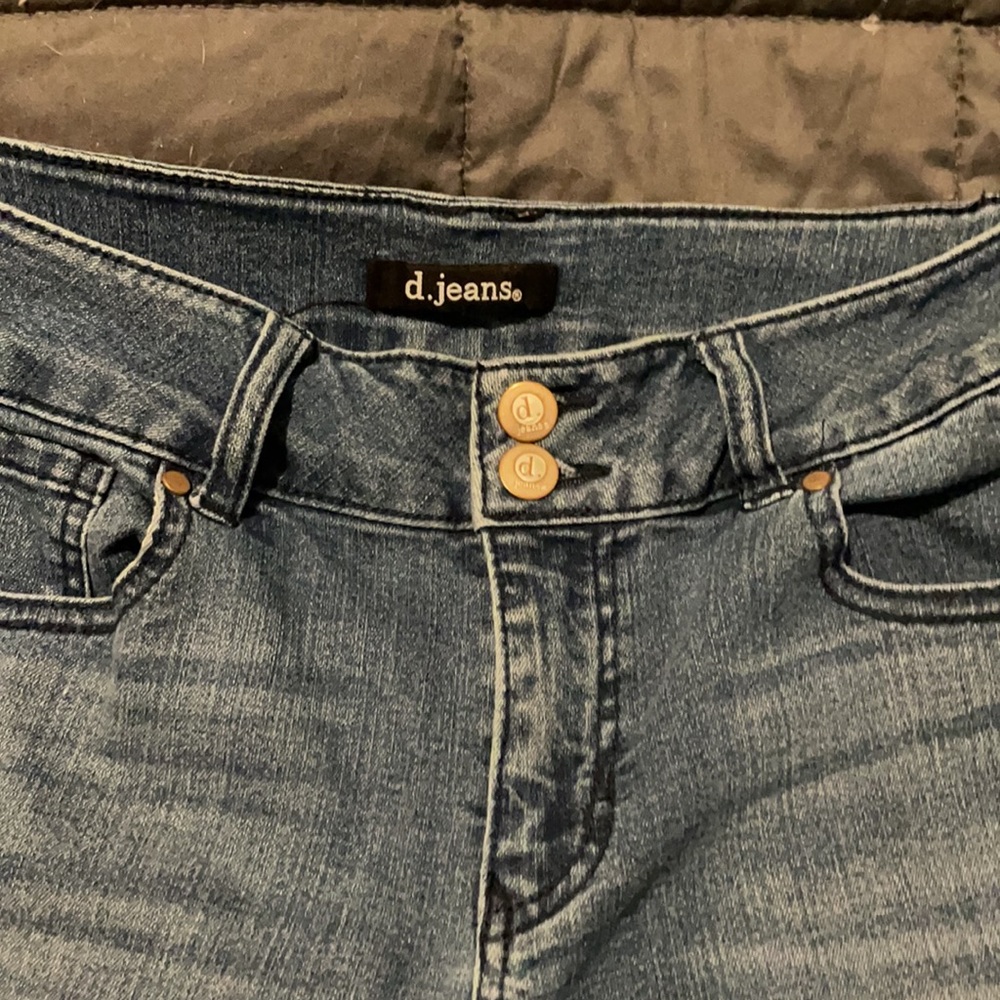 D Jeans - Picture 2 of 3